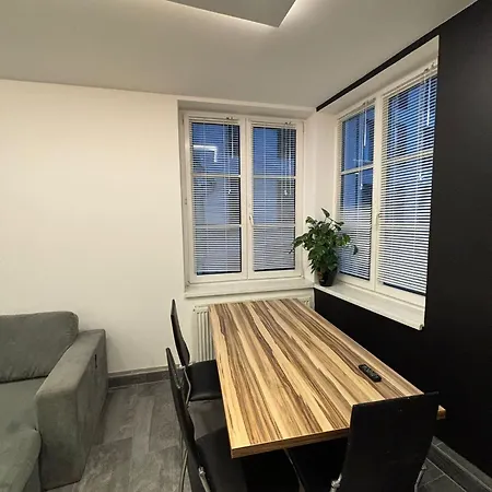 アパート The Alps 1